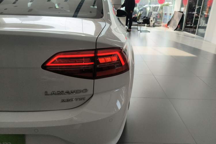 Used Volkswagen Lamando 2019 230TSI DSG Fashion Edition China VI Right Rear Taillight