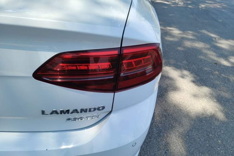 Used Volkswagen Lamando 2019 230TSI DSG Fashion Edition China V Standard Right Rear Taillight