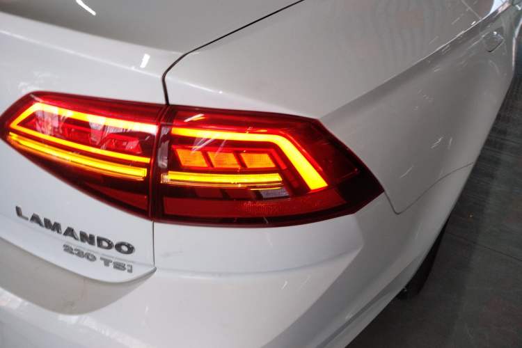 Used Volkswagen Lamando 2019 230TSI DSG Fashion Edition China VI Right Rear Taillight