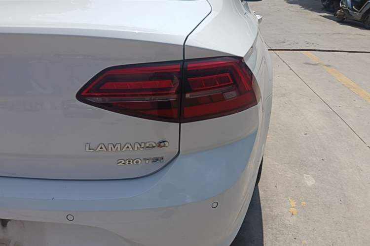 Used Volkswagen Lamando 2019 280TSI DSG Comfort Edition China VI standard Right Rear Taillight