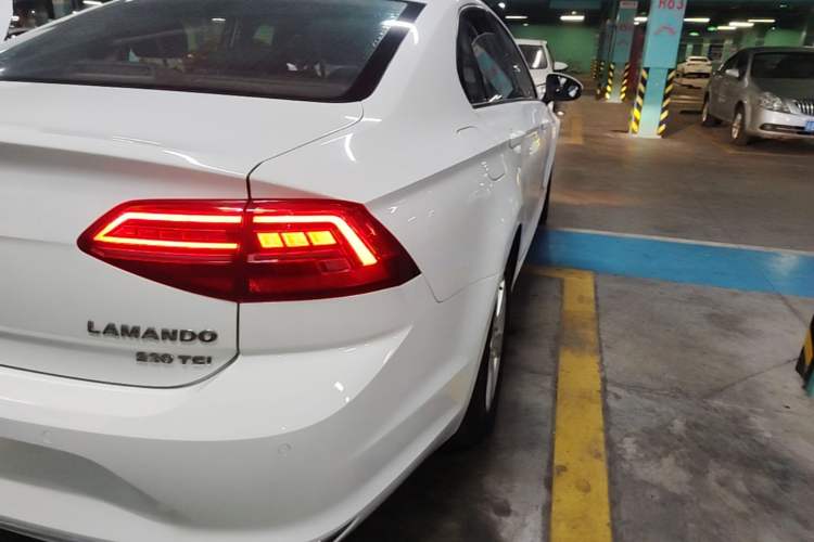 Used Volkswagen Lamando 2019 230TSI DSG Vision Edition China VI Standard Right Rear Taillight