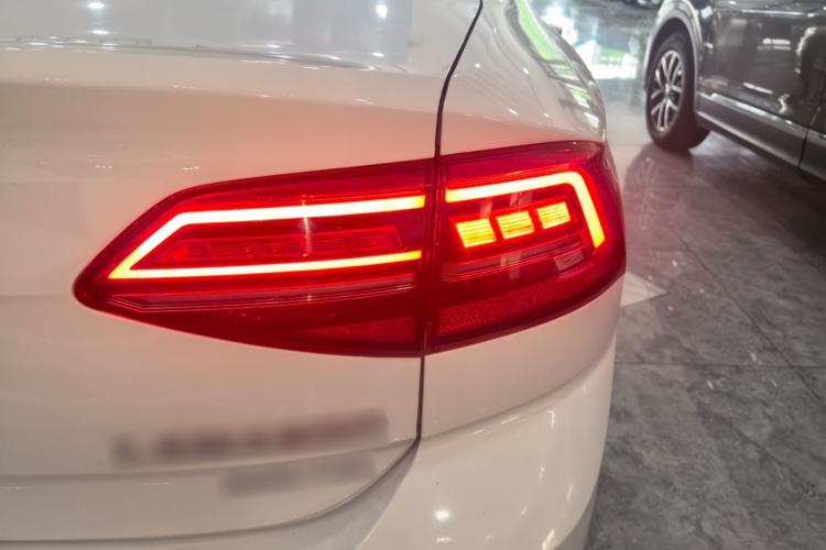 Used Volkswagen Lamando 2019 230TSI DSG Fashion Edition China V Standard Right Rear Taillight