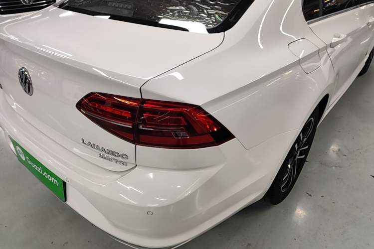 Used Volkswagen Lamando 2019 280TSI DSG Comfort Edition China V Standard Right Rear Taillight