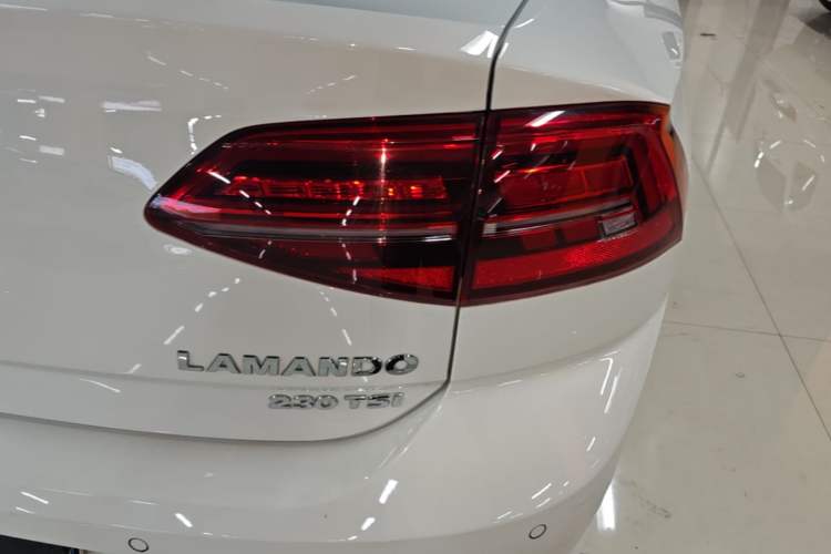 Used Volkswagen Lamando 2019 230TSI DSG Fashion Edition China V Standard Right Rear Taillight