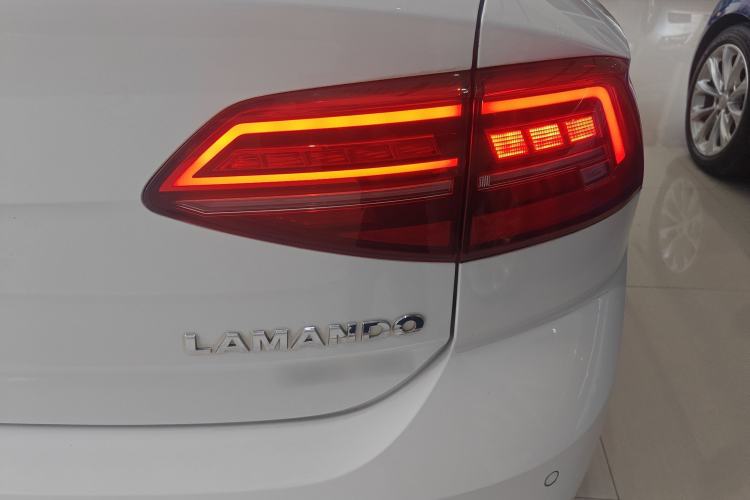 Used Volkswagen Lamando 2019 280TSI DSG Comfort Edition China V Standard Right Rear Taillight