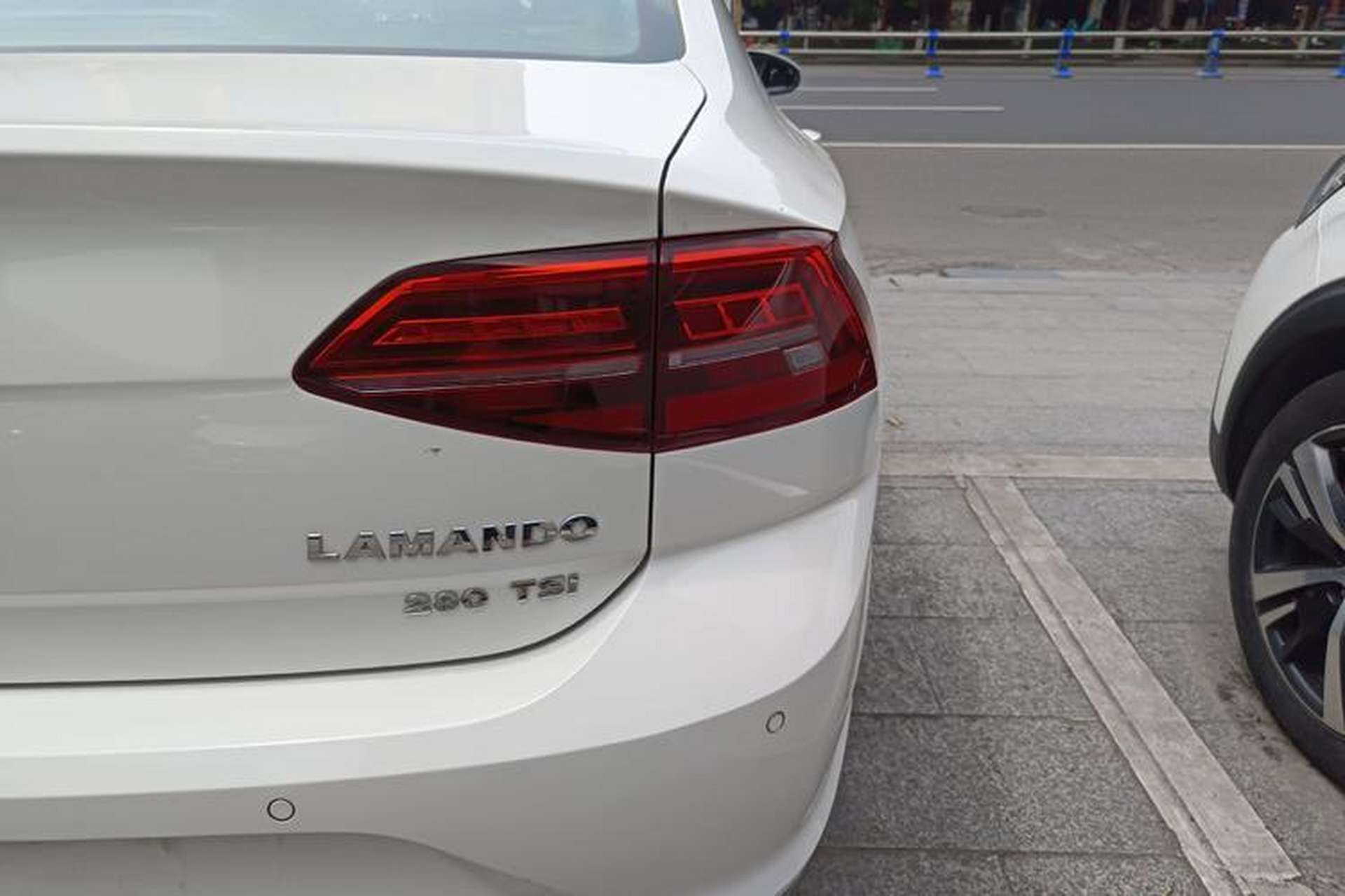 Used Volkswagen Lamando 2019 280TSI DSG Comfort Edition China V Standard Right Rear Taillight