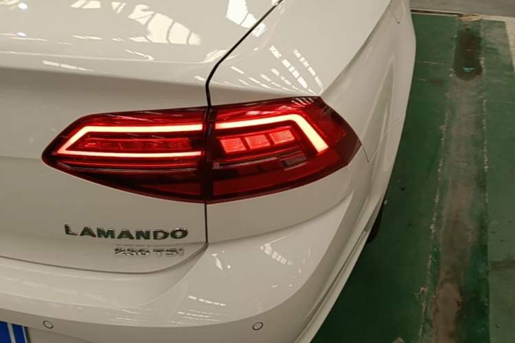 Used Volkswagen Lamando 2019 230TSI DSG Fashion Edition China VI Right Rear Taillight