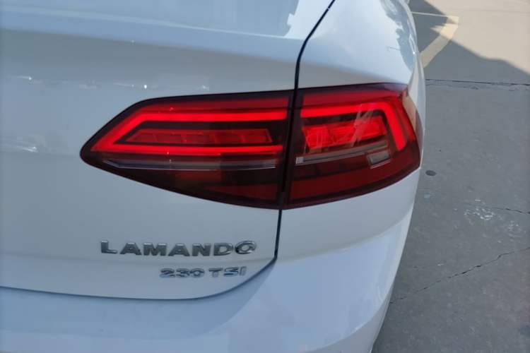 Used Volkswagen Lamando 2019 230TSI DSG Fashion Edition China V Standard Right Rear Taillight