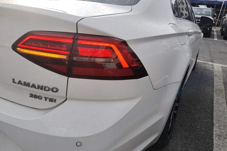 Used Volkswagen Lamando 2019 280TSI DSG Comfort Edition China VI standard Right Rear Taillight
