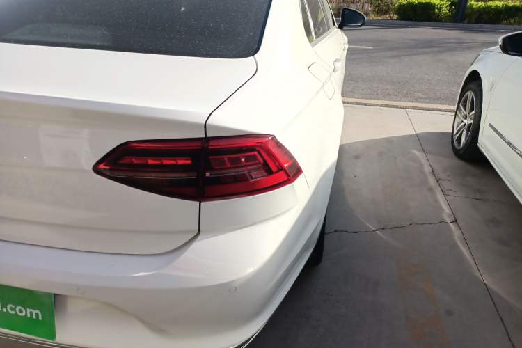 Used Volkswagen Lamando 2019 280TSI DSG Luxury Edition China VI Standard Right Rear Taillight