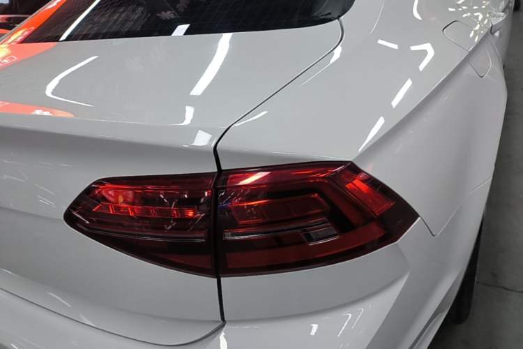 Used Volkswagen Lamando 2019 230TSI DSG Fashion Edition China V Standard Right Rear Taillight
