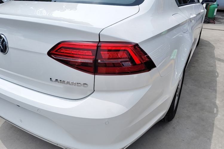 Used Volkswagen Lamando 2019 230TSI DSG Fashion Edition China V Standard Right Rear Taillight