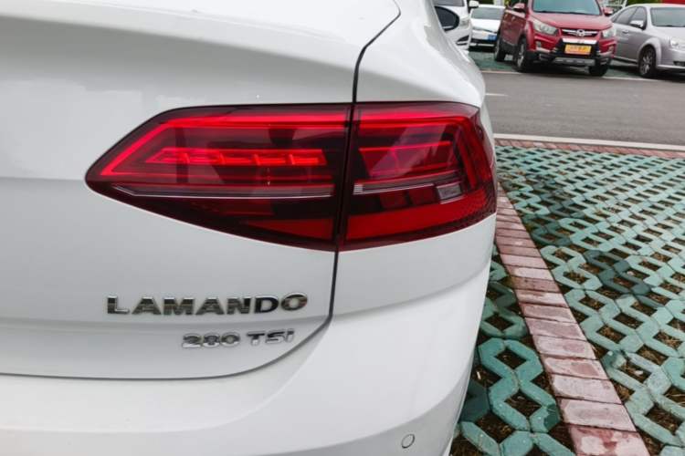 Used Volkswagen Lamando 2019 280TSI DSG Comfort Edition China V Standard Right Rear Taillight