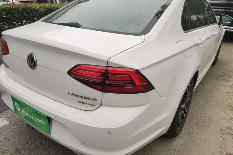 Used Volkswagen Lamando 2019 280TSI DSG Comfort Edition China VI standard Right Rear Taillight