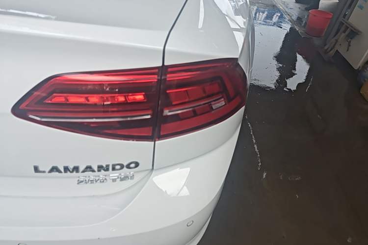Used Volkswagen Lamando 2019 280TSI DSG Comfort Edition China V Standard Right Rear Taillight