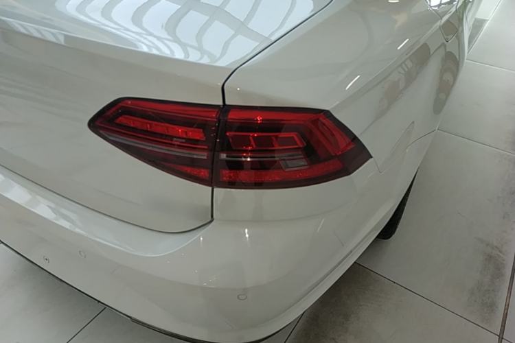 Used Volkswagen Lamando 2019 280TSI DSG Comfort Edition China V Standard Right Rear Taillight