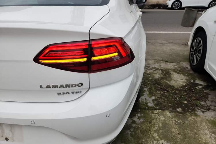 Used Volkswagen Lamando 2019 230TSI DSG Fashion Edition China VI Right Rear Taillight