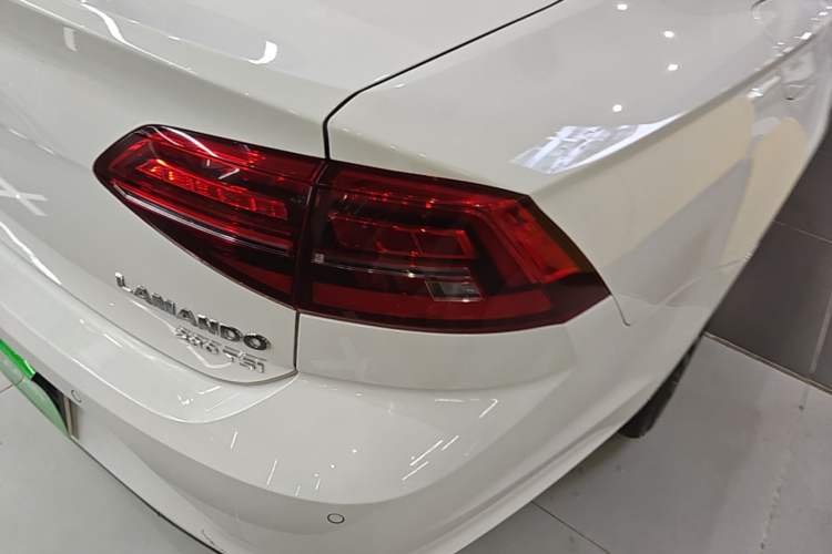 Used Volkswagen Lamando 2019 280TSI DSG Comfort Edition China VI standard Right Rear Taillight
