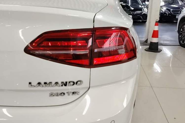 Used Volkswagen Lamando 2019 280TSI DSG Comfort Edition China VI standard Right Rear Taillight