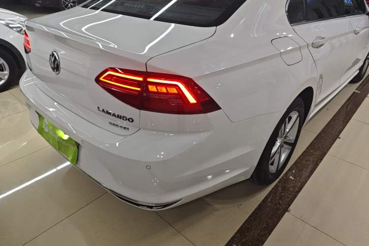 Used Volkswagen Lamando 2019 230TSI DSG Fashion Edition China V Standard Right Rear Taillight