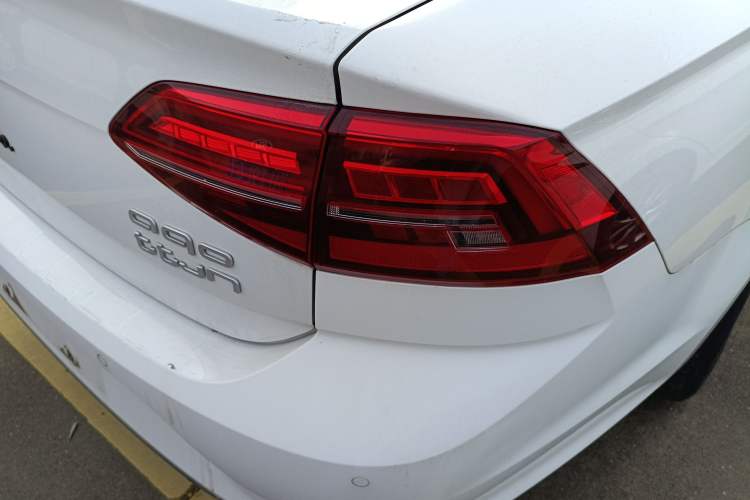 Used Volkswagen Lamando 2019 230TSI DSG Fashion Edition China V Standard Right Rear Taillight
