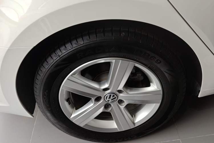 Used Volkswagen Lamando 2019 230TSI DSG Fashion Edition China V Standard Right Rear Wheel Hub