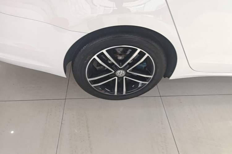Used Volkswagen Lamando 2019 280TSI DSG Comfort Edition China VI standard Right Rear Wheel Hub