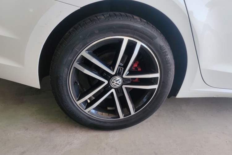 Used Volkswagen Lamando 2019 280TSI DSG Comfort Edition China VI standard Right Rear Wheel Hub
