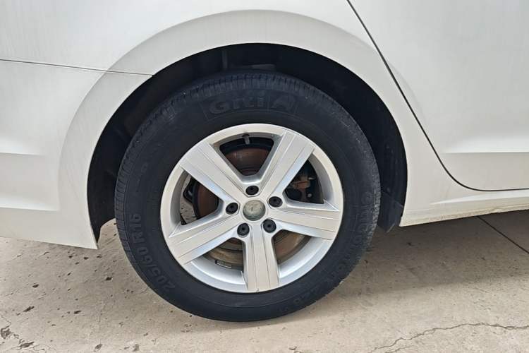Used Volkswagen Lamando 2019 230TSI DSG Fashion Edition China VI Right Rear Wheel Hub