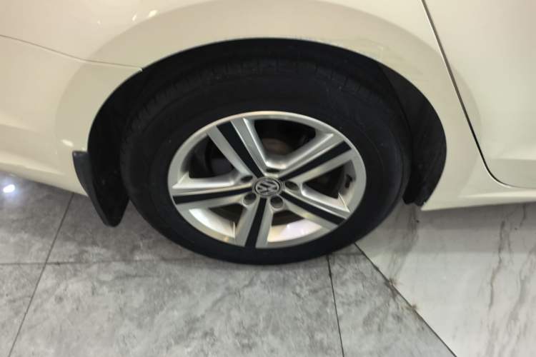 Used Volkswagen Lamando 2019 230TSI DSG Fashion Edition China V Standard Right Rear Wheel Hub