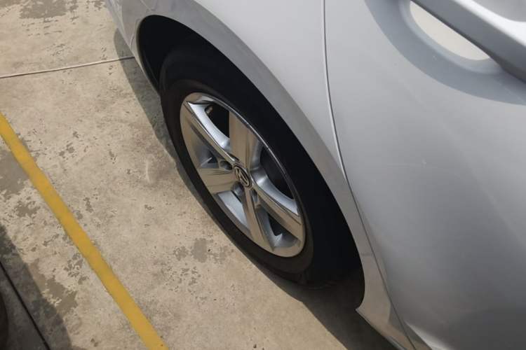 Used Volkswagen Lamando 2019 230TSI DSG Fashion Edition China V Standard Right Rear Wheel Hub