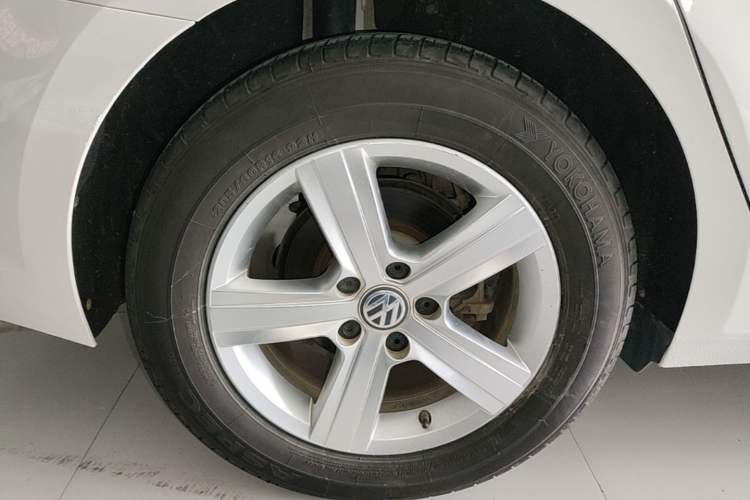 Used Volkswagen Lamando 2019 230TSI DSG Fashion Edition China V Standard Right Rear Wheel Hub