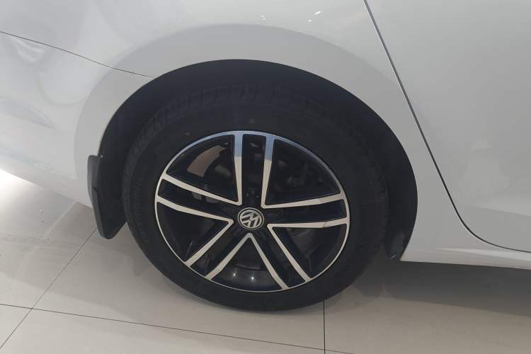 Used Volkswagen Lamando 2019 280TSI DSG Comfort Edition China V Standard Right Rear Wheel Hub