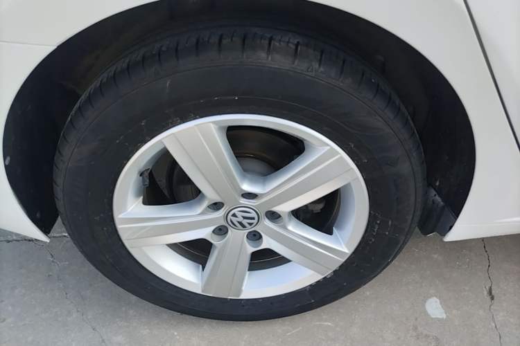 Used Volkswagen Lamando 2019 230TSI DSG Fashion Edition China V Standard Right Rear Wheel Hub