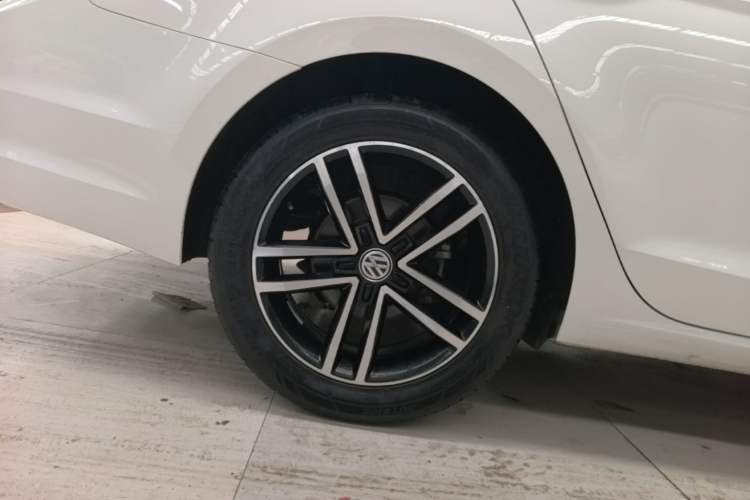 Used Volkswagen Lamando 2019 280TSI DSG Comfort Edition China VI standard Right Rear Wheel Hub
