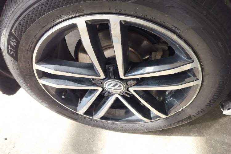 Used Volkswagen Lamando 2019 280TSI DSG Comfort Edition China VI standard Right Rear Wheel Hub