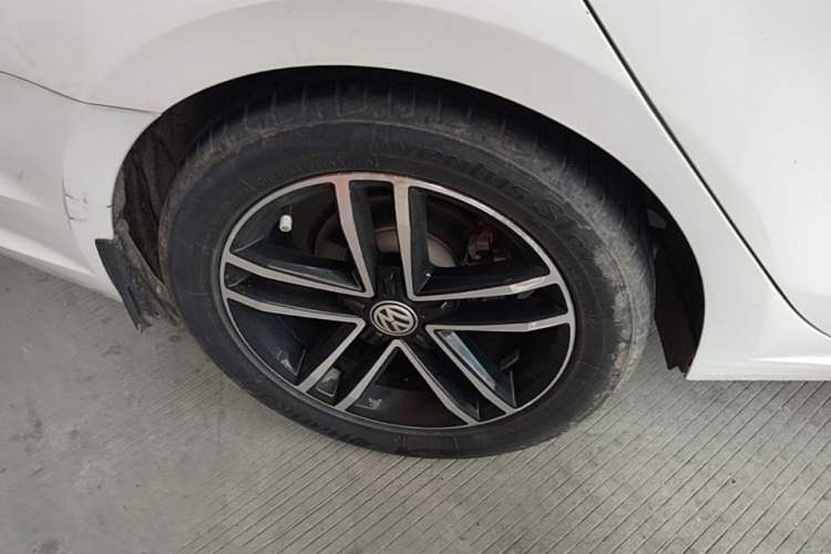 Used Volkswagen Lamando 2019 280TSI DSG Comfort Edition China VI standard Right Rear Wheel Hub