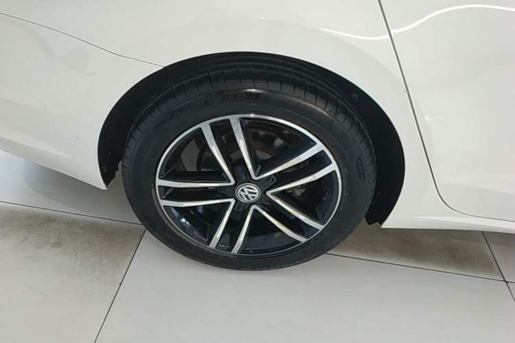 Used Volkswagen Lamando 2019 280TSI DSG Comfort Edition China V Standard Right Rear Wheel Hub
