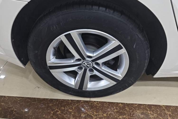 Used Volkswagen Lamando 2019 230TSI DSG Fashion Edition China V Standard Right Rear Wheel Hub