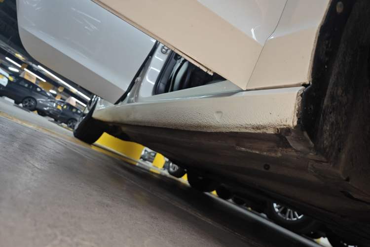 Used Volkswagen Lamando 2019 230TSI DSG Vision Edition China VI Standard Right Side Sill