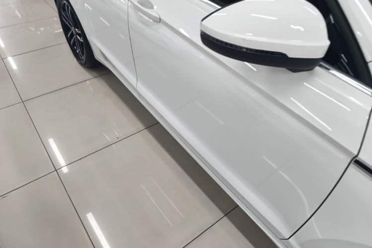 Used Volkswagen Lamando 2019 280TSI DSG Comfort Edition China V Standard Right Side Sill