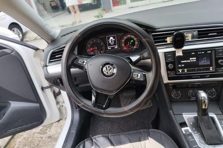 Used Volkswagen Lamando 2019 230TSI DSG Fashion Edition China VI Steering Wheel