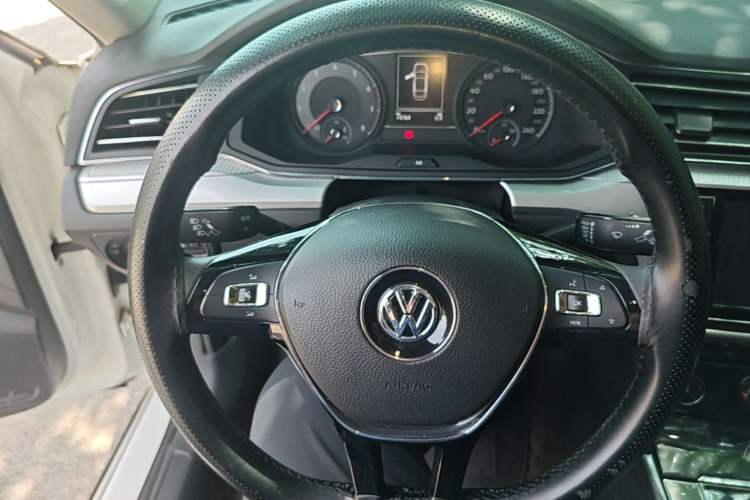Used Volkswagen Lamando 2019 230TSI DSG Vision Edition China VI Standard Steering Wheel