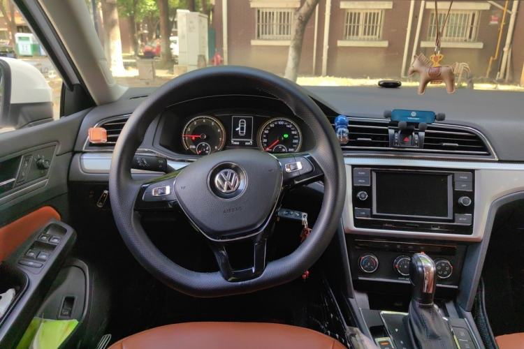 Used Volkswagen Lamando 2019 230TSI DSG Fashion Edition China VI Steering Wheel
