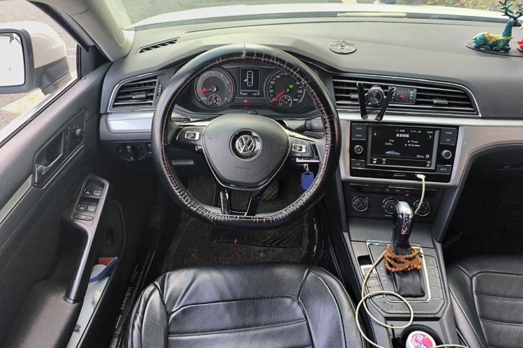 Used Volkswagen Lamando 2019 230TSI DSG Fashion Edition China V Standard Steering Wheel