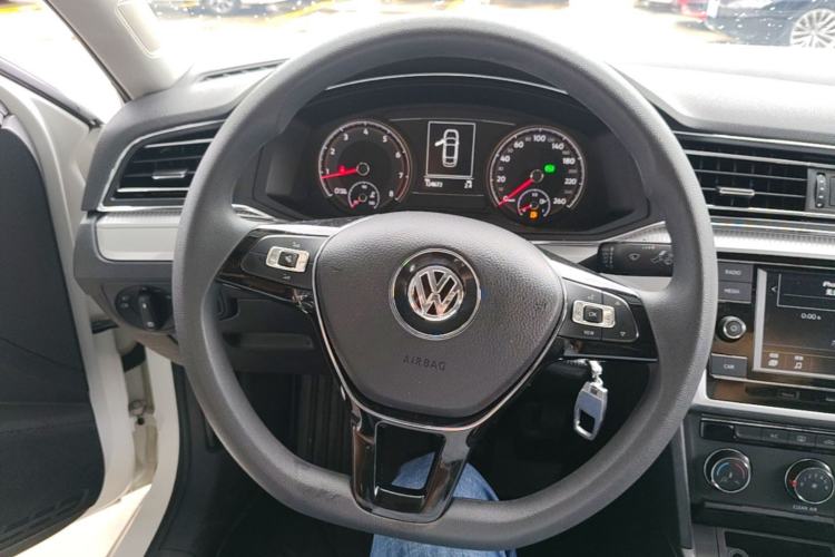 Used Volkswagen Lamando 2019 230TSI DSG Fashion Edition China V Standard Steering Wheel