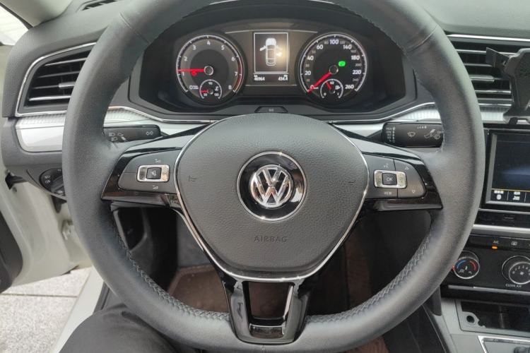 Used Volkswagen Lamando 2019 230TSI DSG Vision Edition China VI Standard Steering Wheel