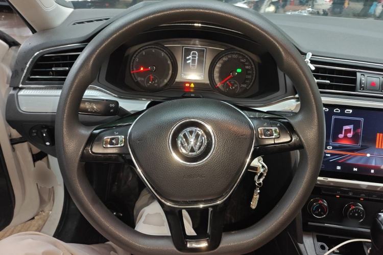 Used Volkswagen Lamando 2019 230TSI DSG Fashion Edition China VI Steering Wheel