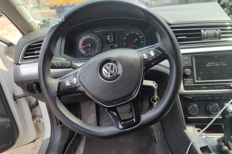 Used Volkswagen Lamando 2019 230TSI DSG Fashion Edition China VI Steering Wheel