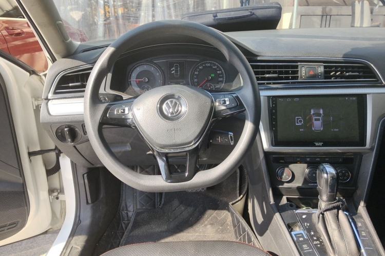 Used Volkswagen Lamando 2019 230TSI DSG Fashion Edition China VI Steering Wheel